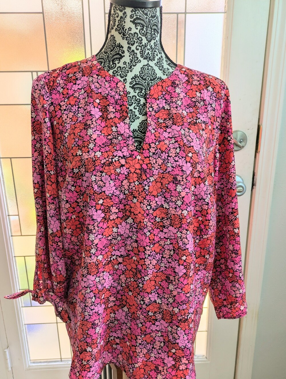 Michael Kors Floral Blouse V Neck 3/4 length tie cuff